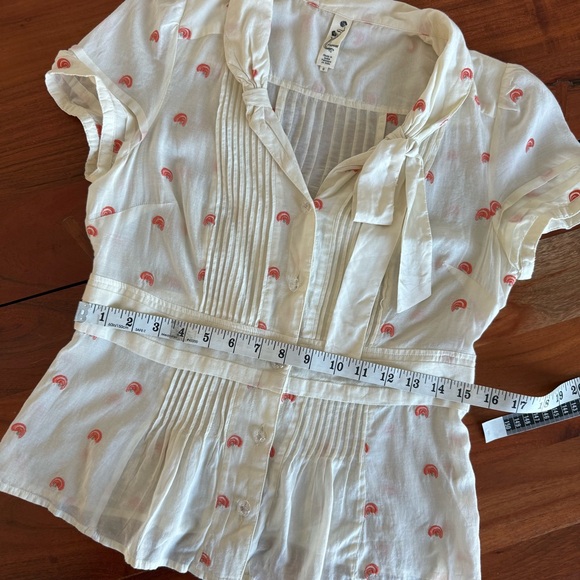 Floreat Button Down Embroidered Blouse - Picture 7 of 9